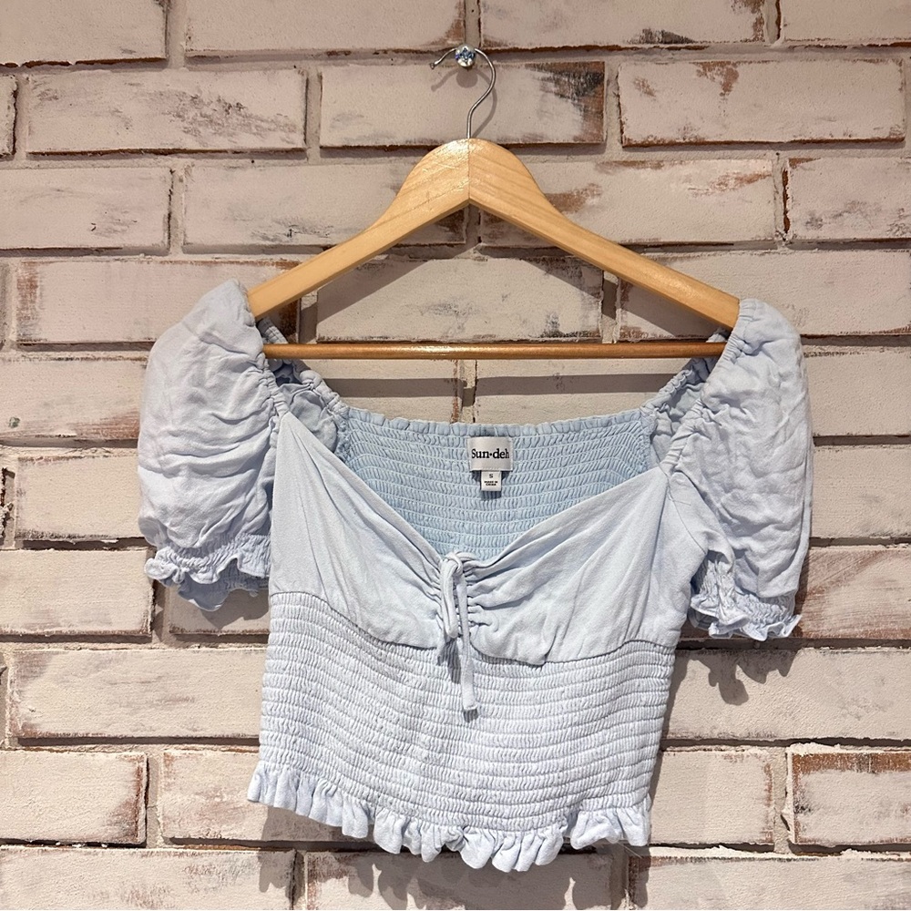 Sundeh Aritzia Sinatra top Blue Puff Sleeve Smocked crop